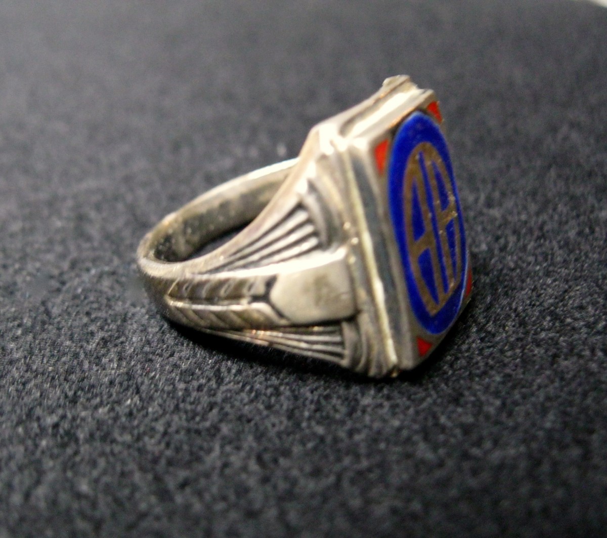 kever chef Impressionisme 82nd Airborne Ring – Sterling With Gold “AA” SOLD | J. Mountain Antiques